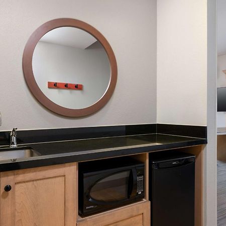 Hampton Inn & Suites Dodge City Boot Hill Casino Екстериор снимка