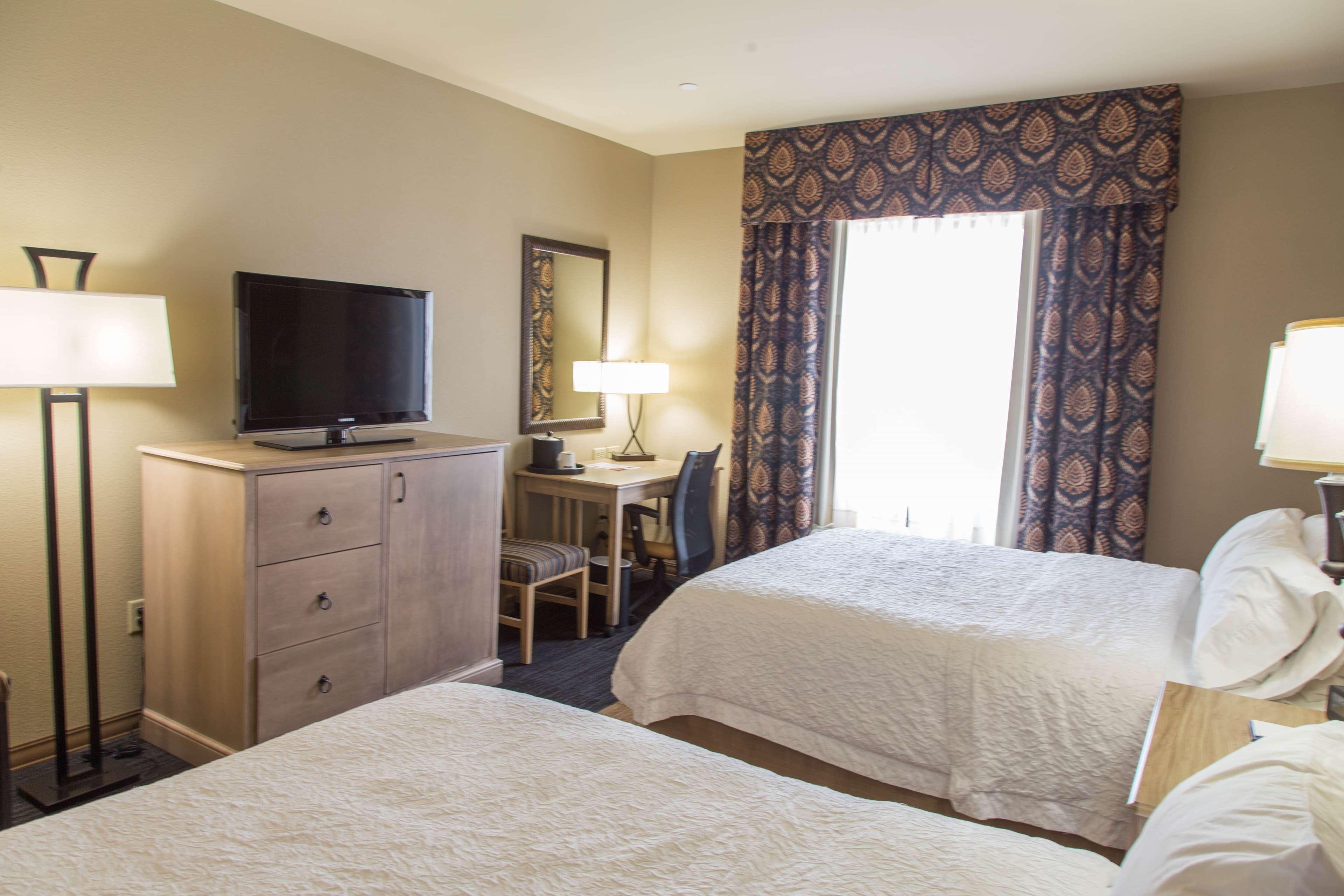 Hampton Inn & Suites Dodge City Boot Hill Casino Екстериор снимка