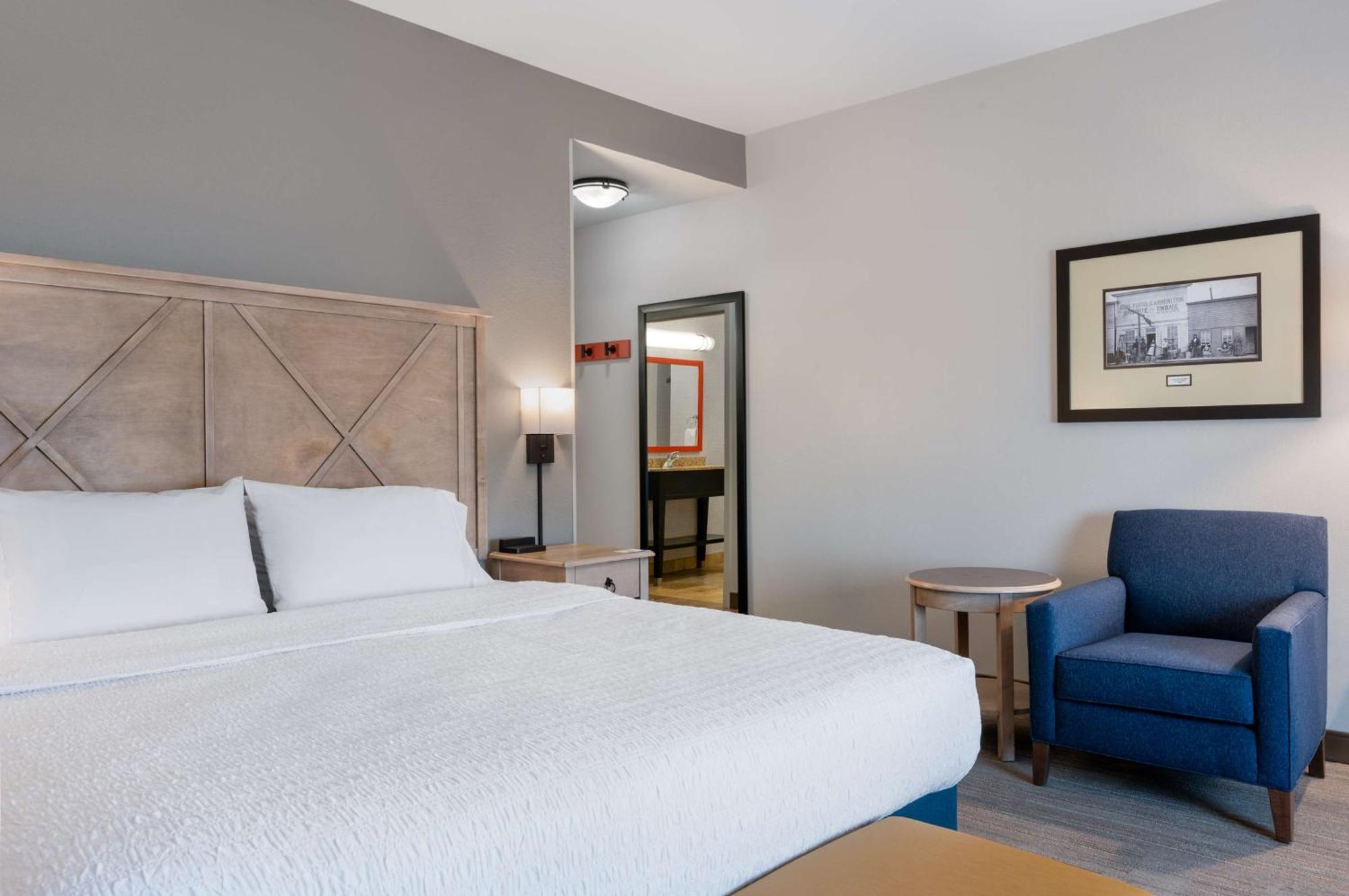 Hampton Inn & Suites Dodge City Boot Hill Casino Екстериор снимка